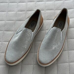 UGG Women's Light Gray/Silver and Tan Slip-On Loafers - Size 6.5